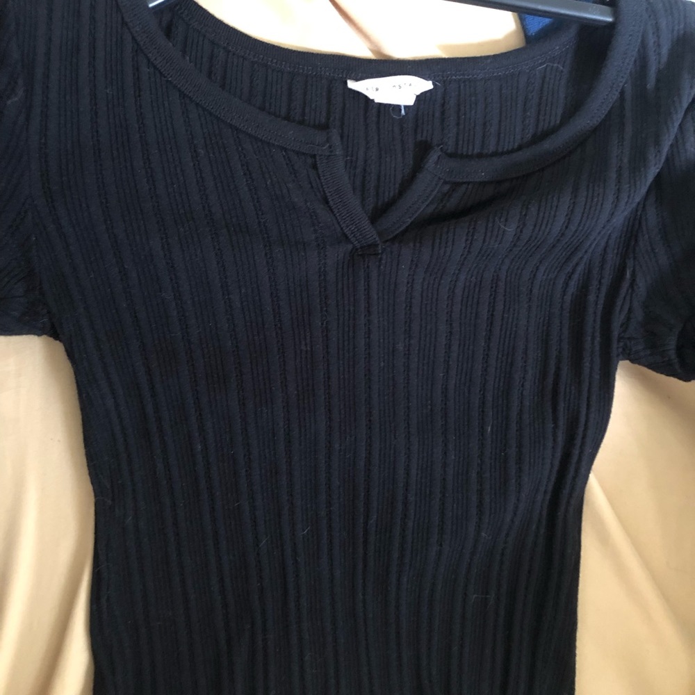 Black low cut womens tee size small, Aeropostale